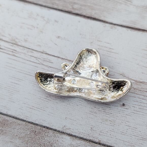 Vintage Brooch - Red Hat with Purple Bow - One Missing Gem - Picture 3 of 5